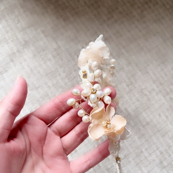 Gorgeous Wedding Elegant Cream Floral Headband main image 6